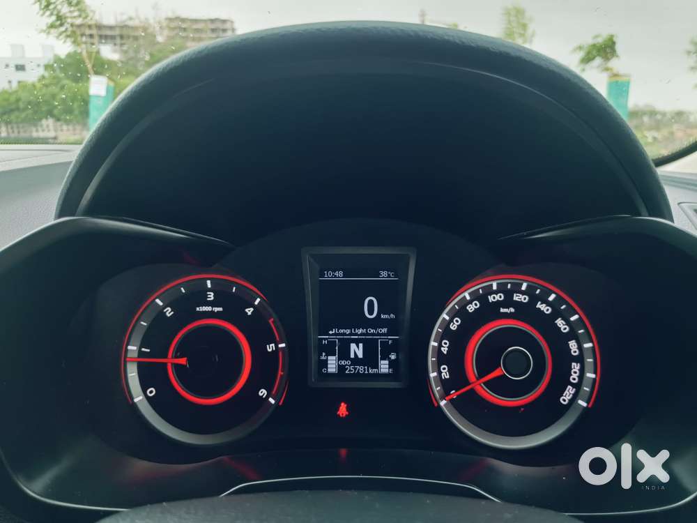 Mahindra Xuv300 W8 Amt Diesel, 2023, Diesel