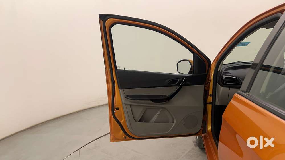 Tata Tiago 1.2 Revotron Xt, 2016, Petrol