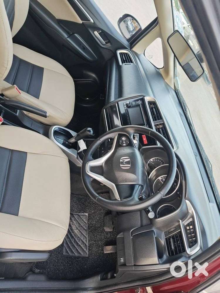 Honda Jazz V Automatic, 2015, Petrol