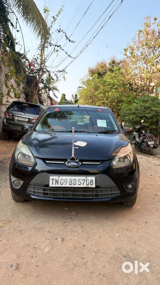 Ford Figo, 2010, Petrol