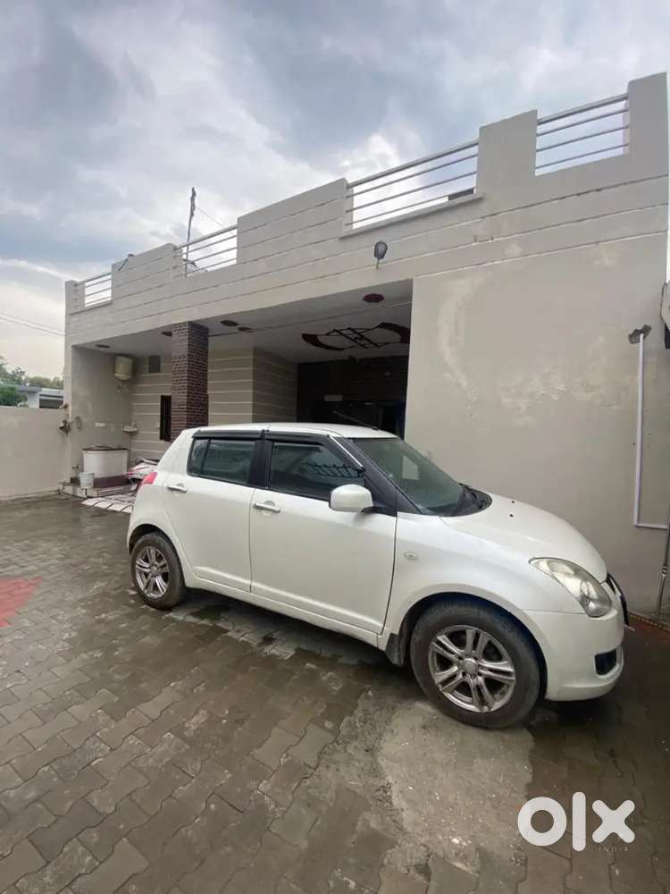 Maruti Suzuki New-gen Swift 2012 Diesel 100000 Km Driven