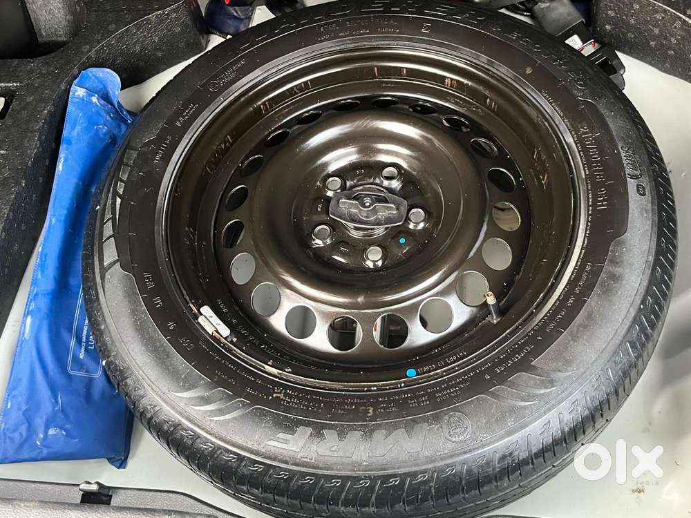 Maruti Suzuki Brezza 1.5 Lxi Smart Hybrid, 2023, Petrol