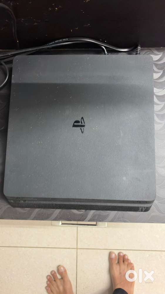 PS4 1TB SLIM