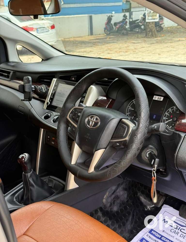 Innova Crysta Gx+ 2025