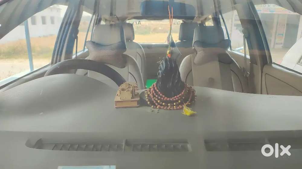 गाड़ी में इंटरनल कोई कमी नहीं है एक नंबर कंडीशन