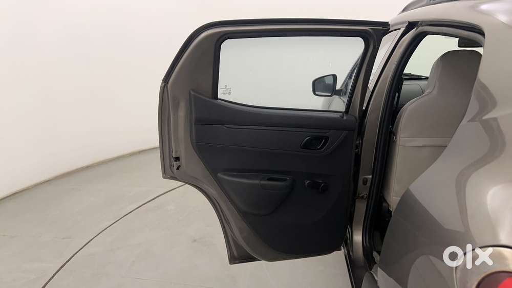 Renault Kwid 2019-ongoing 1.0 Rxt (o), 2016, Petrol