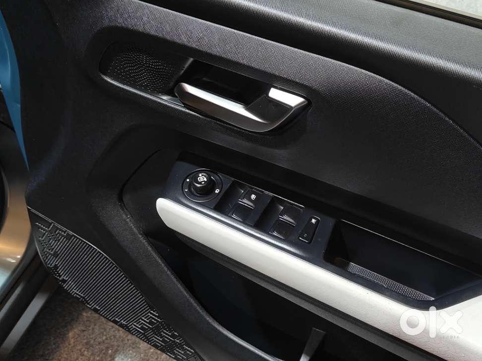 Tata Punch 1.2 Revotron Creative Amt Dual Tone, 2022, Petrol