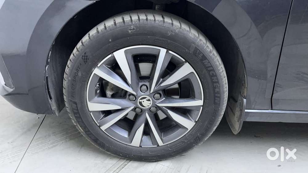 Skoda Slavia Style 1.0l Tsi Mt, 2022, Petrol