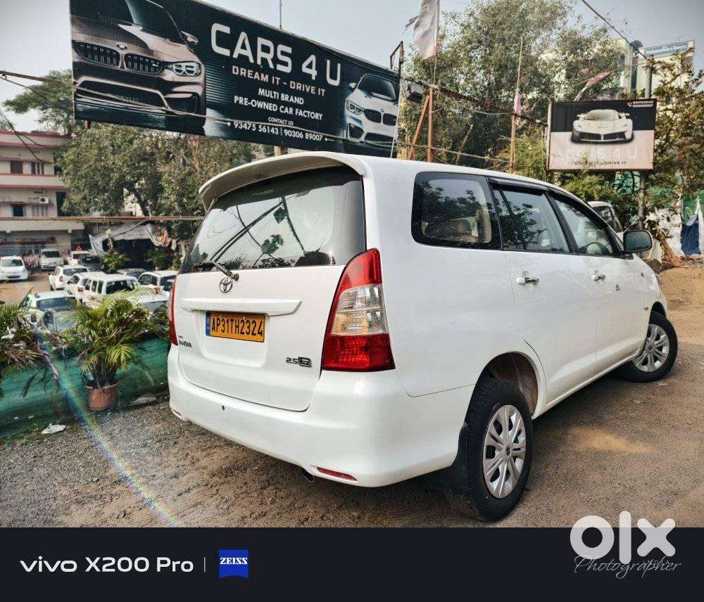 Toyota Innova 2.5 G (diesel) 8 Seater, 2016, Diesel