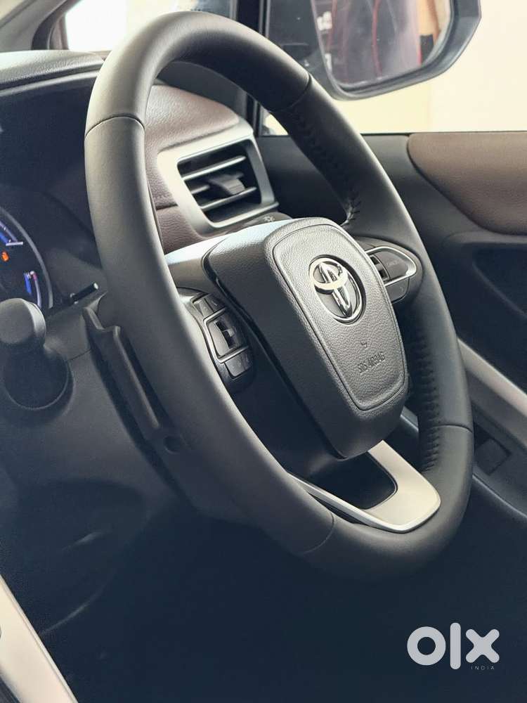 Toyota Innova Hycross 2.0 Zx (o) Hybrid 7 Str, 2026, Petrol
