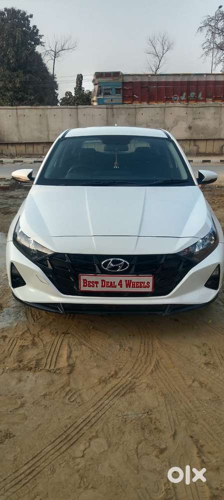 Hyundai I20 Sportz 1.2 Ivt, 2023, Petrol