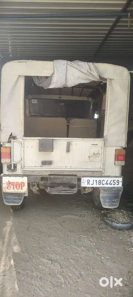 Mahindra Jeep  2002