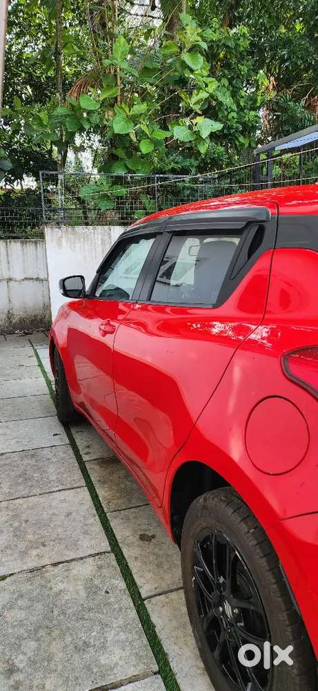 Fully Maruthi Service Maintained Cherry Red Swift Zxi