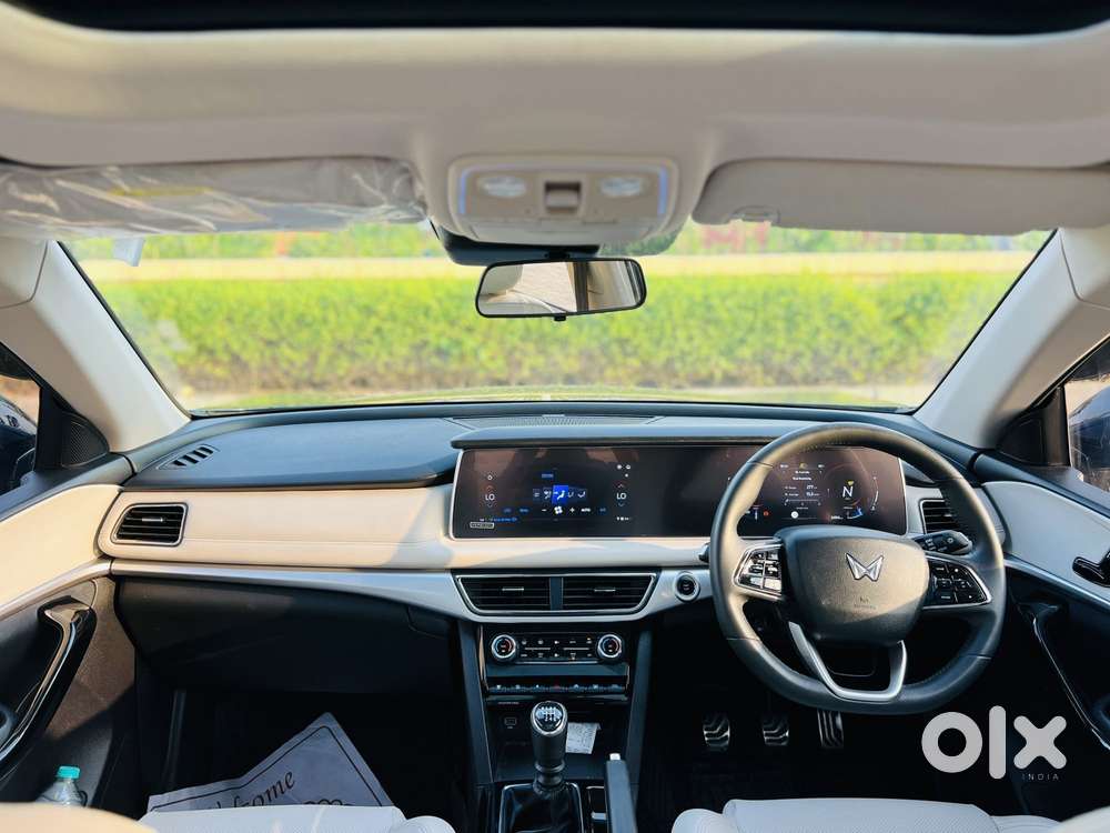 Mahindra Xuv700 2.2 Ax 7 Diesel At Luxury Pack Str, 2024, Diesel