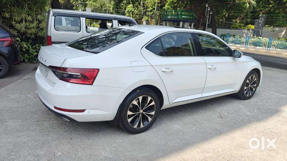 Skoda Superb 2.0 L&k Tsi At, 2022, Petrol