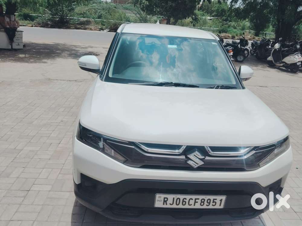 Maruti Suzuki Brezza Vxi 2024