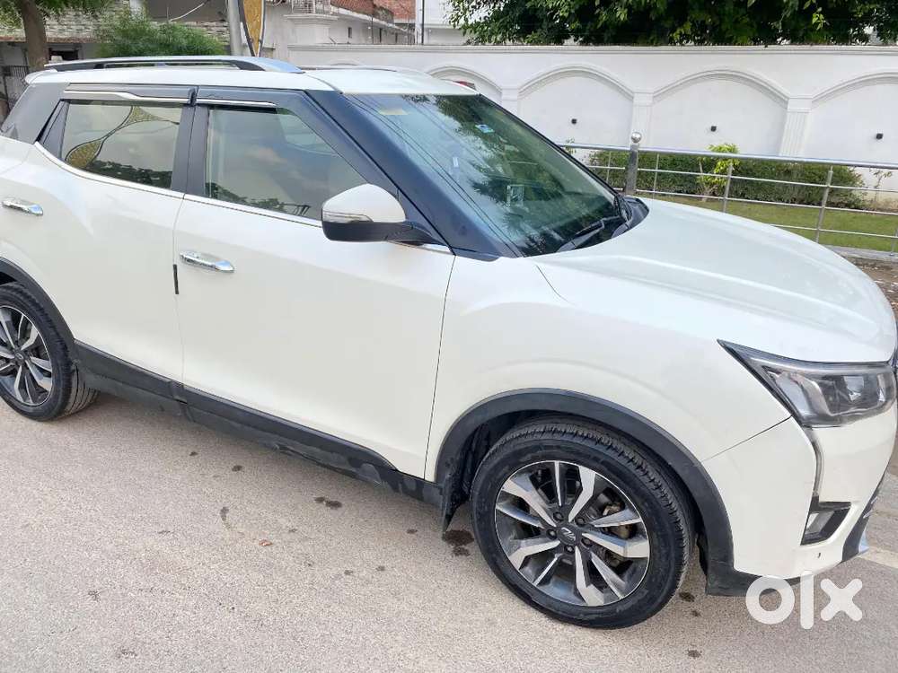 Mahindra Xuv300 Top Model Diesel 60k Company Serive Record Driven