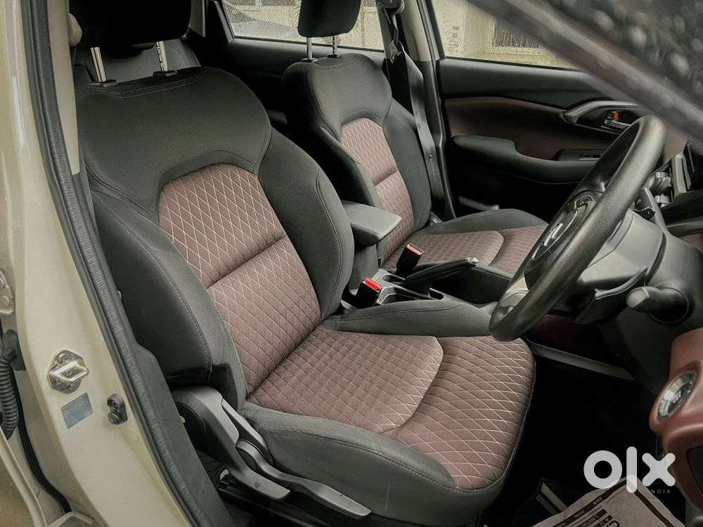 Maruti Suzuki Grand Vitara 1.5 Delta Smart Hybrid At, 2023, Petrol