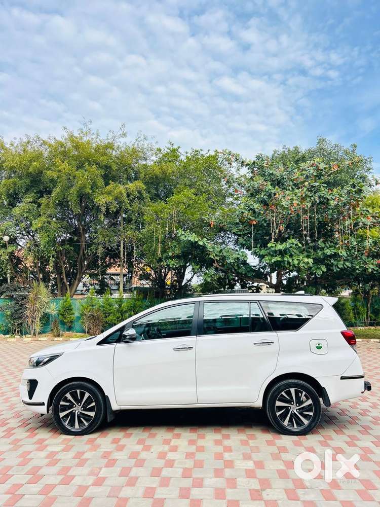 Toyota Innova Crysta 2.4 Z 7 Str, 2022, Diesel
