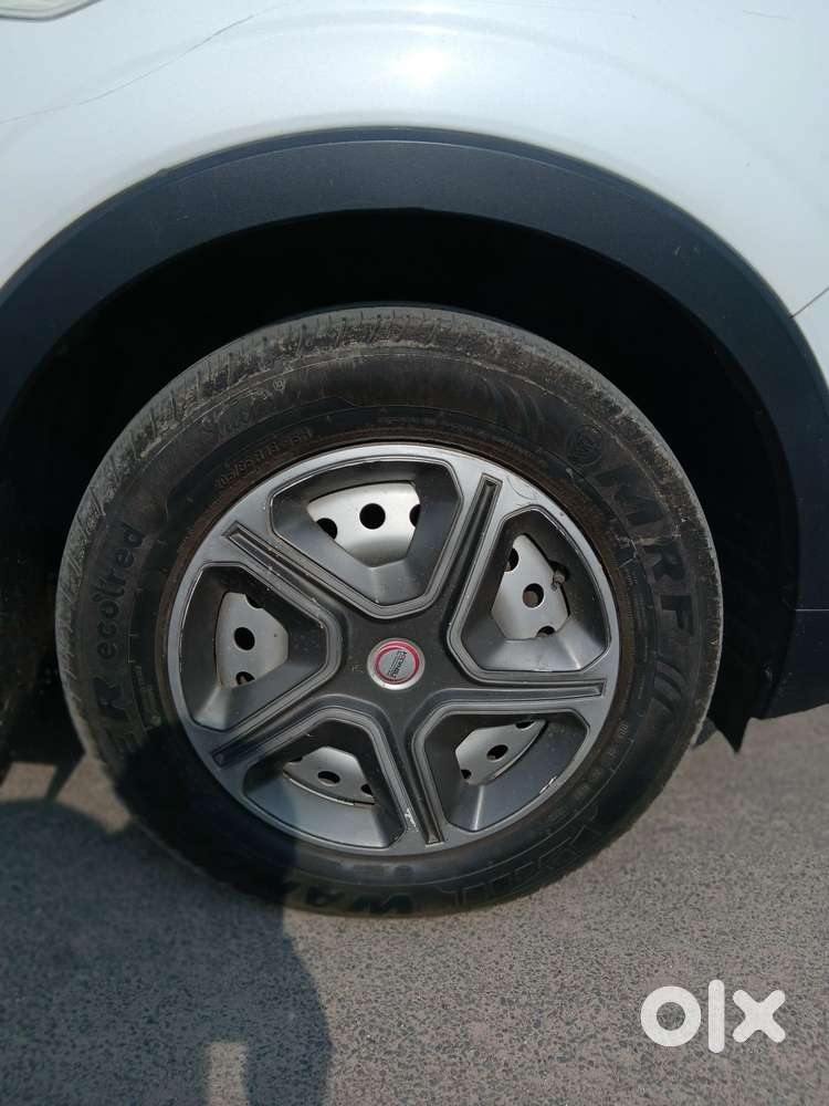 Mahindra Xuv300 W4, 2024, Petrol