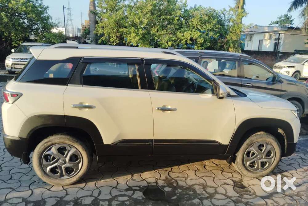 Maruti Brezza Lxi 2024 Brand New Condition Less Drive