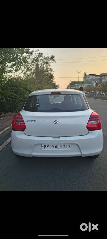 Maruti Suzuki Swift 1.3 Lxi, 2022, Petrol