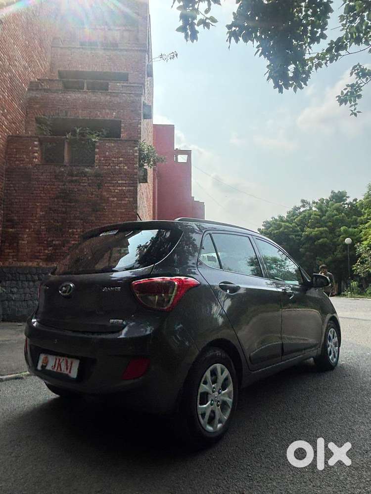 Hyundai Grand I10 Sportz, 2016, Petrol