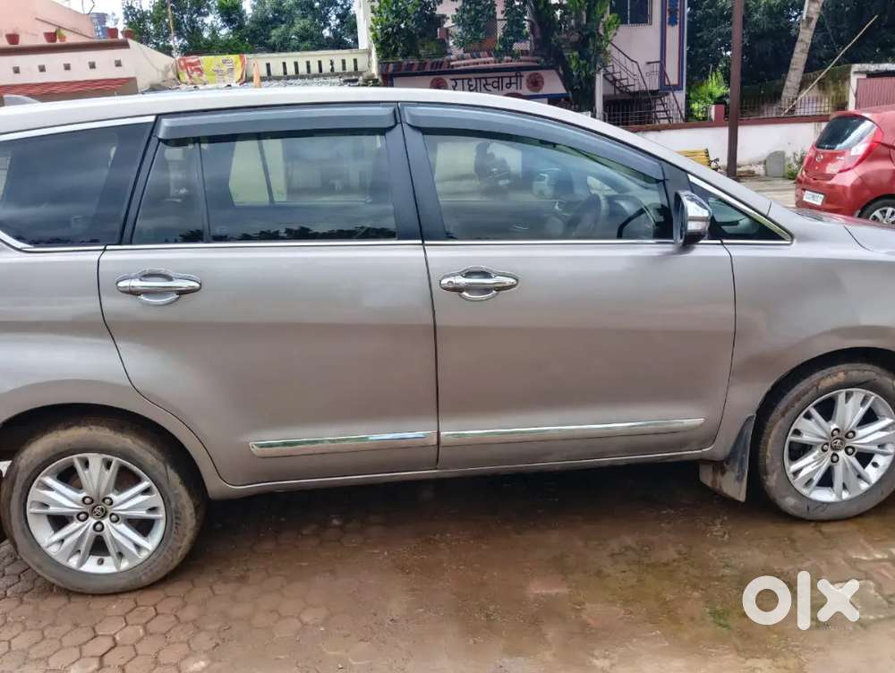Toyota Innova Crysta 2017 मॉडल