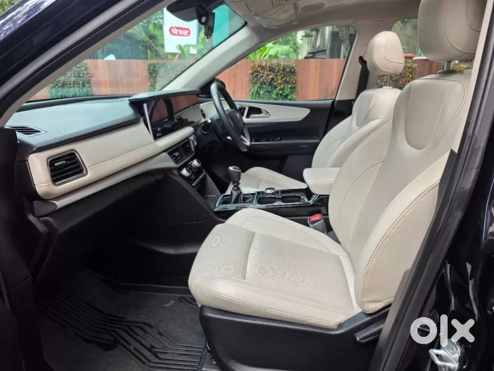 Mahindra Xuv700 2.2 Ax 7 Diesel Mt Luxury Pack Str, 2026, Diesel