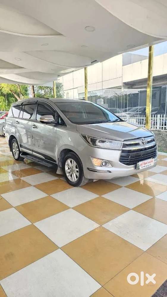 Toyota Innova Crysta 2.4zx Automatic, 2017, Diesel
