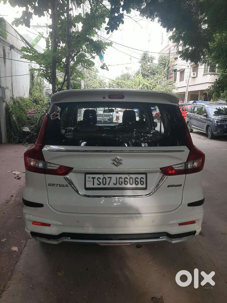 Maruti Suzuki Ertiga 1.5 Zxi Plus Shvs, 2022, Petrol