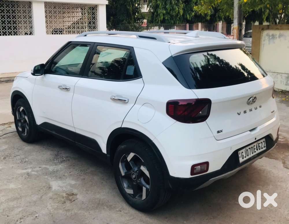 Hyundai Venue 2021 Automatic 1st Owner Pure Petrol