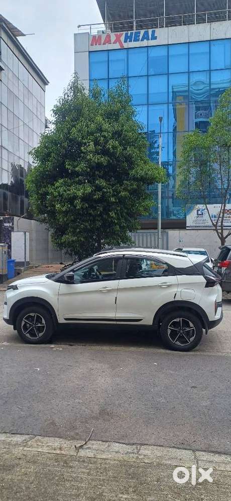 Tata Nexon Creative Plus 1.2 Revotron Petrol 7dca Dt, 2024, Cng & Hy..