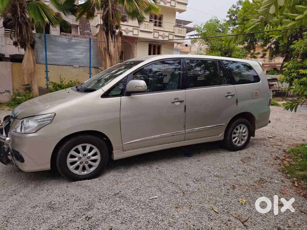 Toyota Innova 2.5 Ev (diesel) Ps 8 Seater Bs Iv, 2014, Diesel