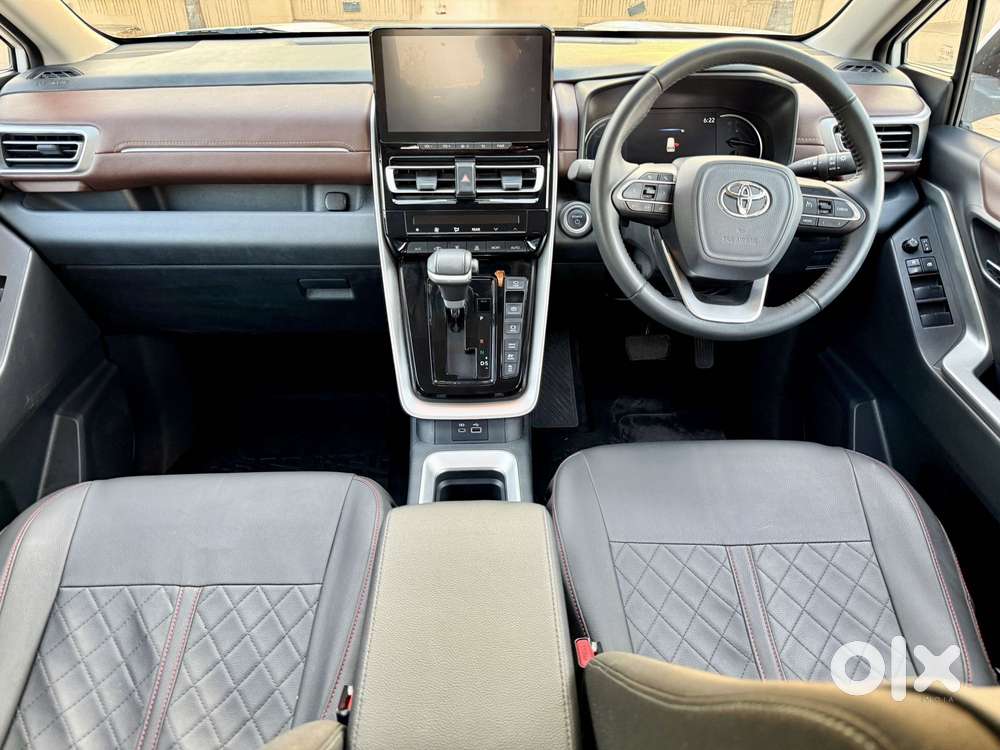 Toyota Innova Hycross 2.0 Vx (o) Hybrid 7 Str, 2024, Petrol