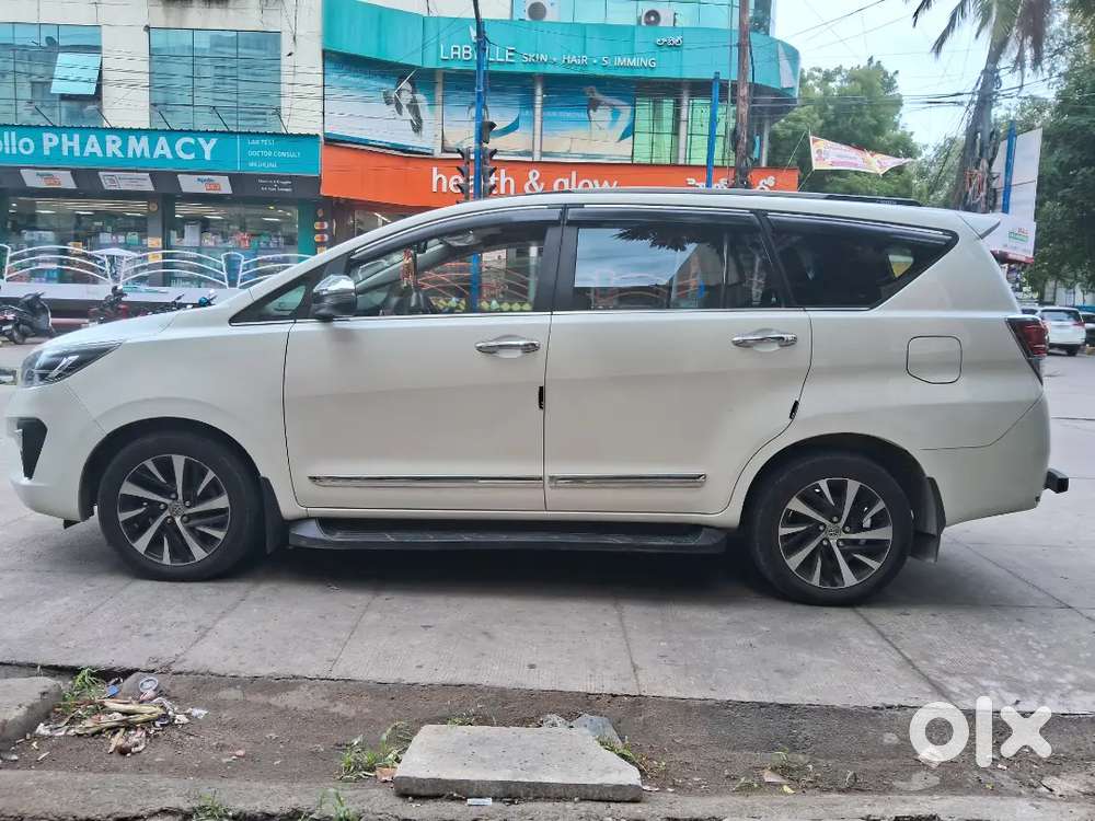 Toyota Innova Crysta 2022 Diesel 2.4 Zx