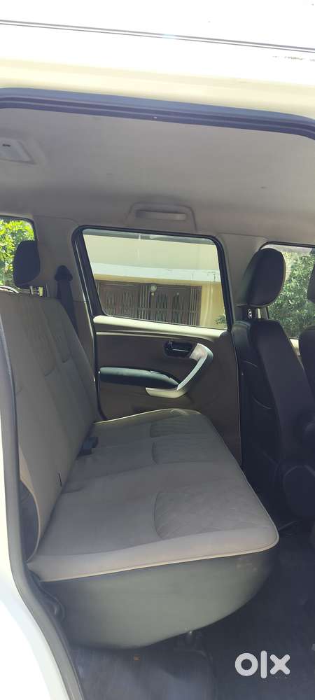 Mahindra Tuv 300 T10, 2020, Diesel
