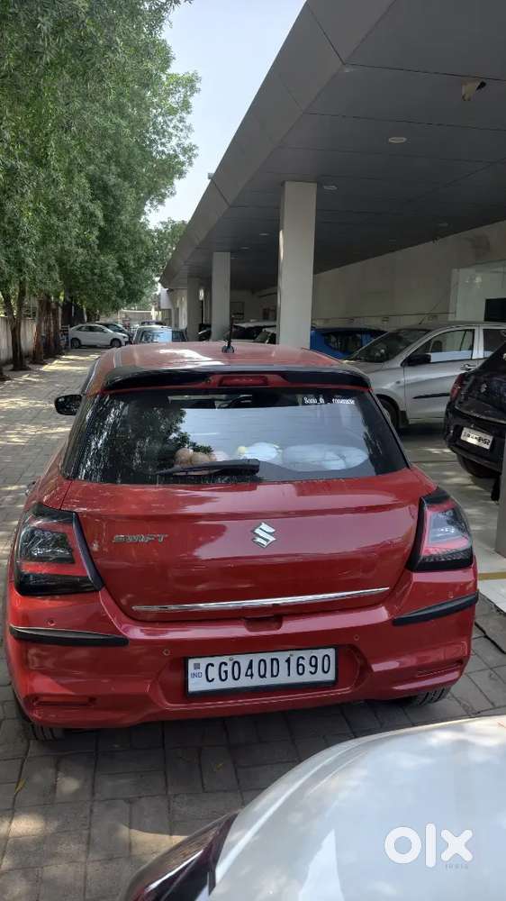 Maruti Suzuki Swift Amt 2025