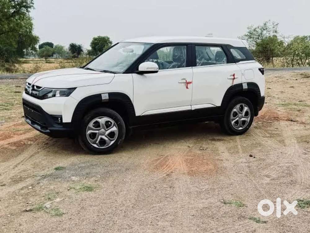 Maruti Suzuki Brezza 2024 Petrol Well Maintained