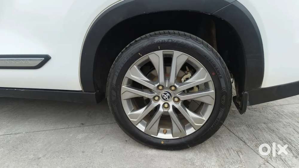Toyota Innova Hycross 2.0 Zx (o) Hybrid 7 Str, 2024, Petrol