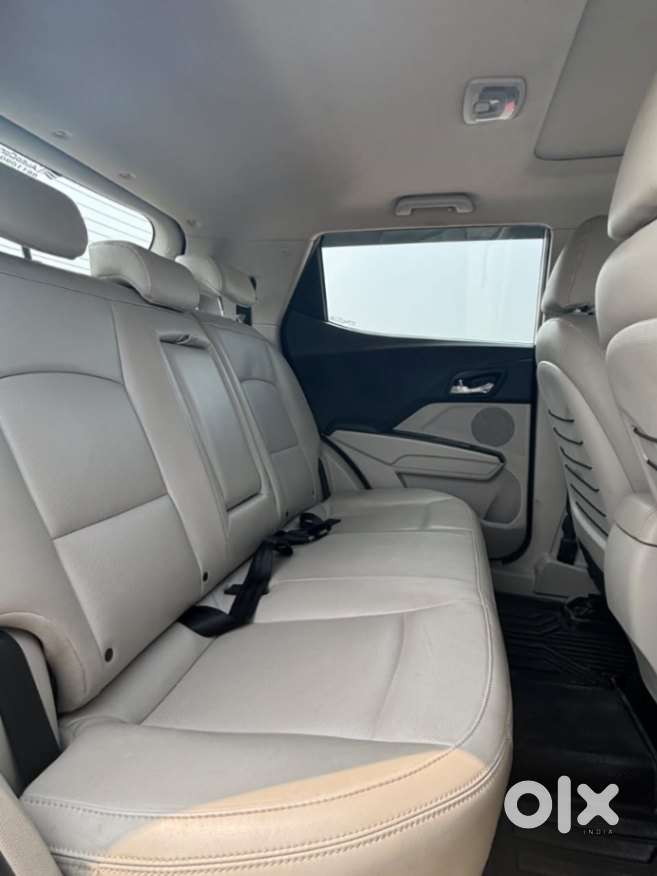 Mahindra Xuv300 W8 Option, 2022, Petrol