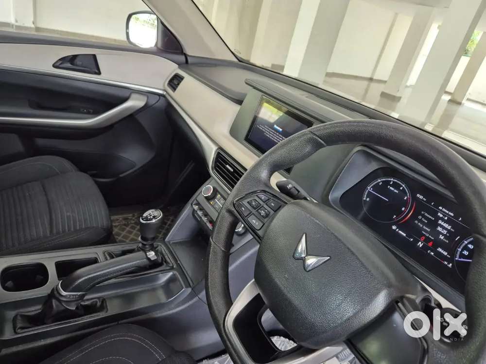 Mahindra Xuv700 December 2022 Diesel 29500 Km Driven