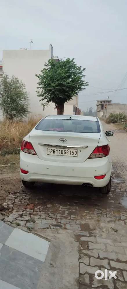 Hyundai Verna 2013 Diesel 180000 Km Driven