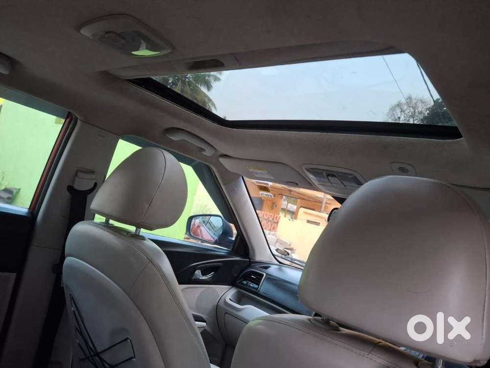 Showroom Condition Sunroof Xuv300