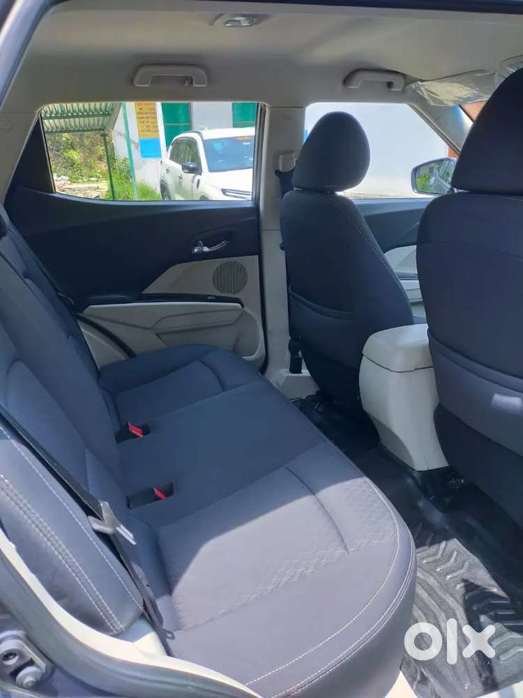 Mahindra Xuv300 2022 Car