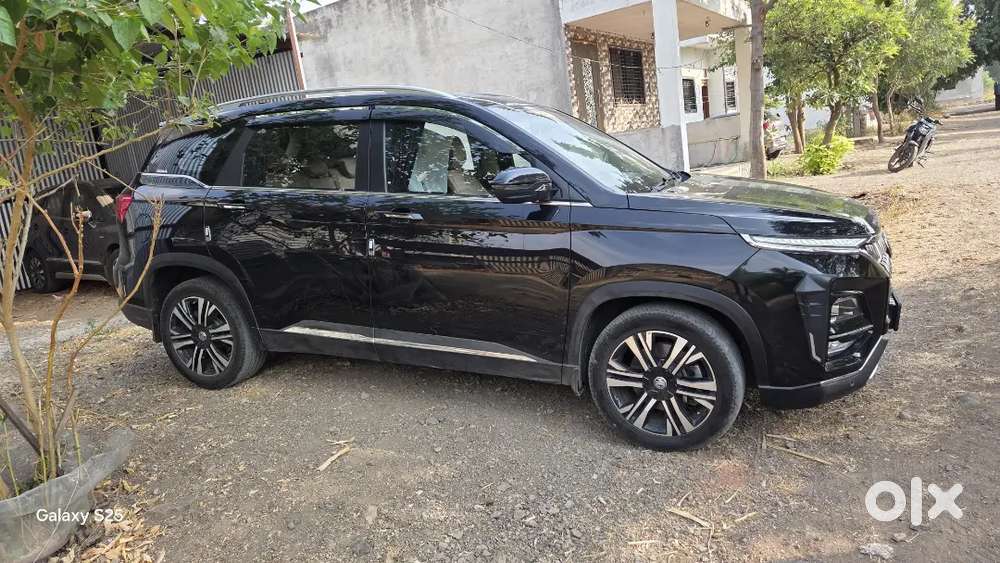 Mg Hector Plus Savvy 2026 Waiting
