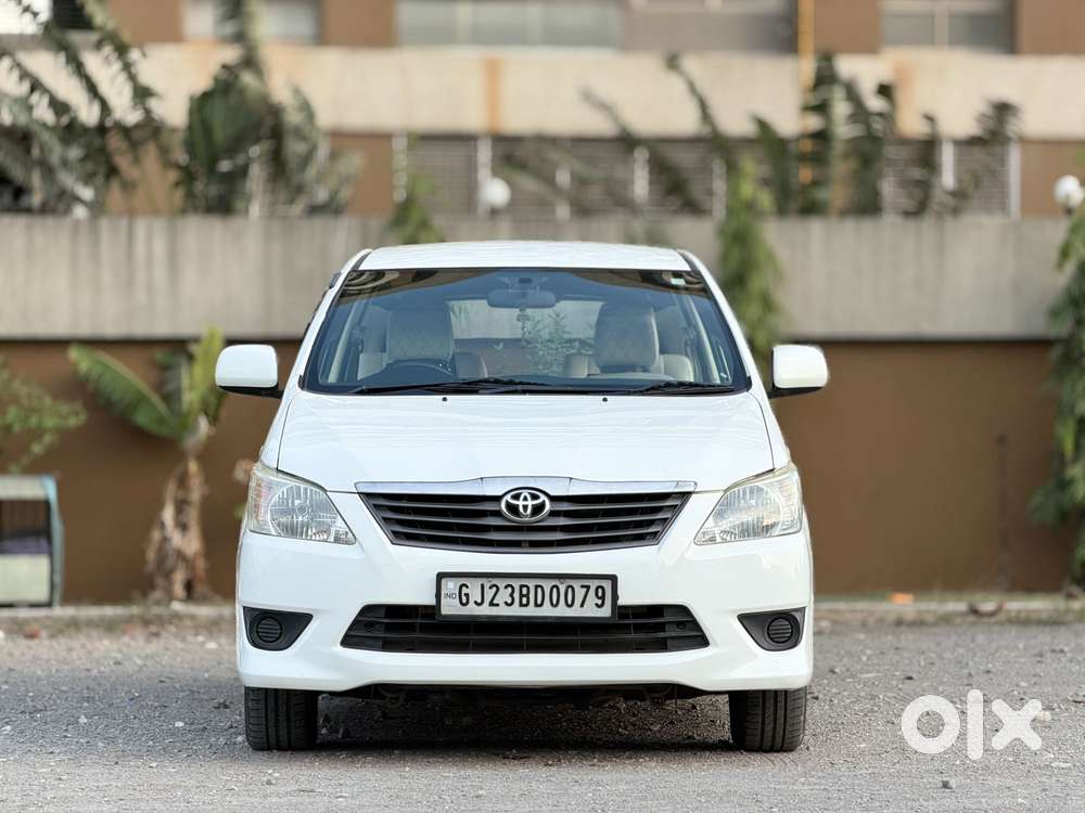 Toyota Innova 2.5 Gx (diesel) 8 Seater Bs Iv, 2015, Diesel