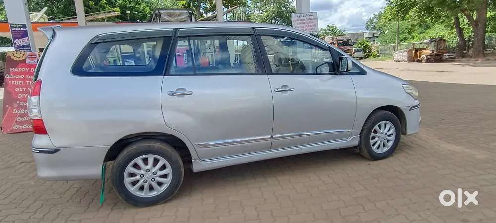 Toyota Innova 2013 Diesel 200000 Km Driven