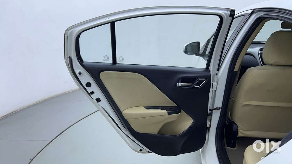 Honda City 1.5 V 4th Gen I-vtec Mt, 2022, Petrol