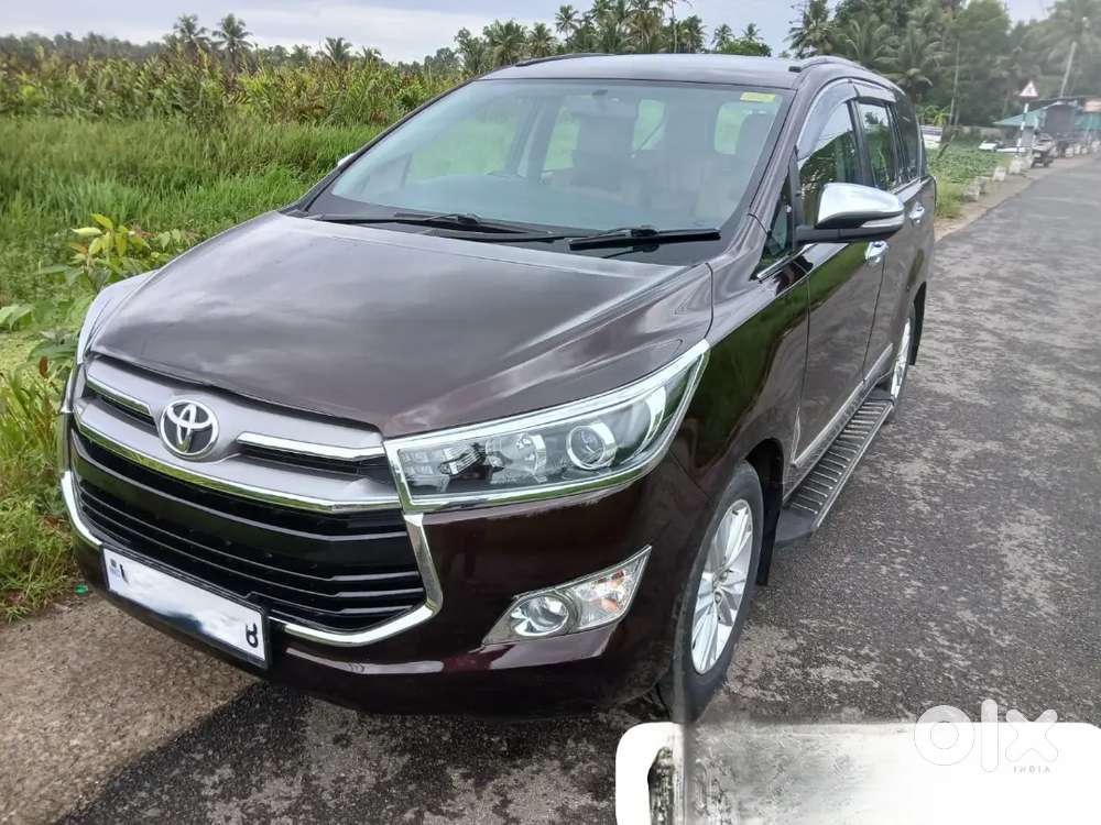 Toyota Innova 2016